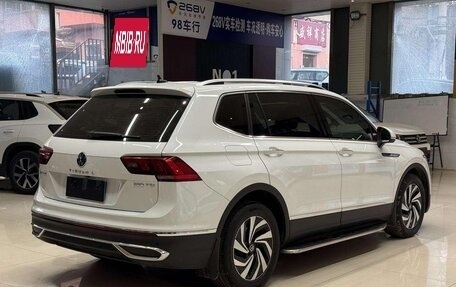 Volkswagen Tiguan II, 2022 год, 2 270 000 рублей, 4 фотография