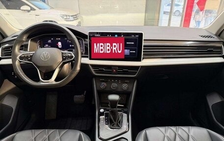 Volkswagen Tiguan II, 2022 год, 2 270 000 рублей, 13 фотография