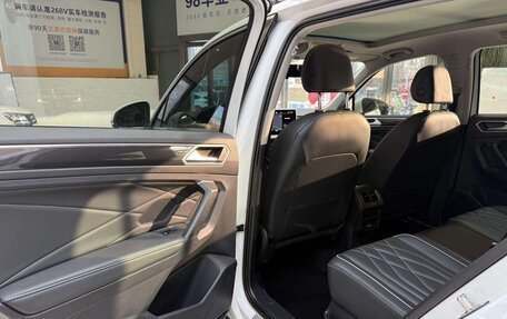Volkswagen Tiguan II, 2022 год, 2 270 000 рублей, 19 фотография