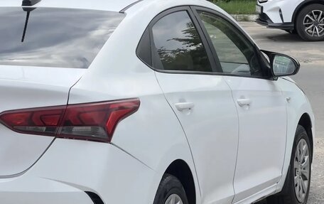 Hyundai Solaris II рестайлинг, 2021 год, 875 000 рублей, 5 фотография