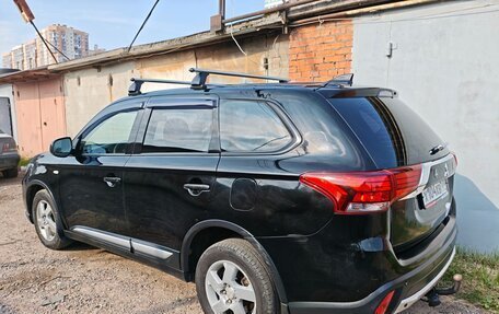 Mitsubishi Outlander III рестайлинг 3, 2017 год, 1 400 000 рублей, 3 фотография
