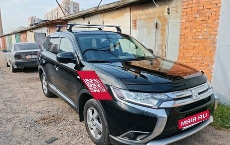 Mitsubishi Outlander III рестайлинг 3, 2017 год, 1 400 000 рублей, 5 фотография