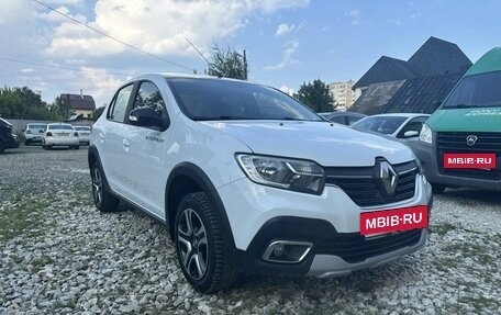 Renault Logan II, 2022 год, 1 370 000 рублей, 3 фотография