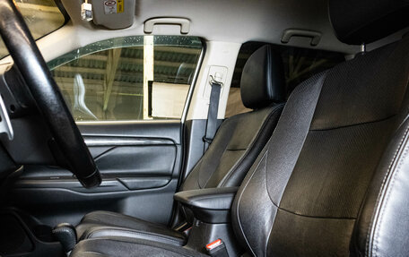 Mitsubishi Outlander III рестайлинг 3, 2015 год, 1 579 000 рублей, 9 фотография