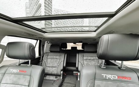 Toyota Sequoia, 2023 год, 9 990 000 рублей, 17 фотография