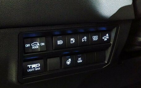 Toyota Sequoia, 2023 год, 9 990 000 рублей, 27 фотография