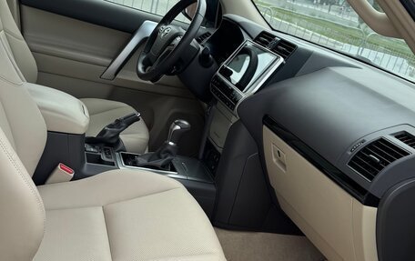 Toyota Land Cruiser Prado 150 рестайлинг 2, 2021 год, 7 800 000 рублей, 4 фотография