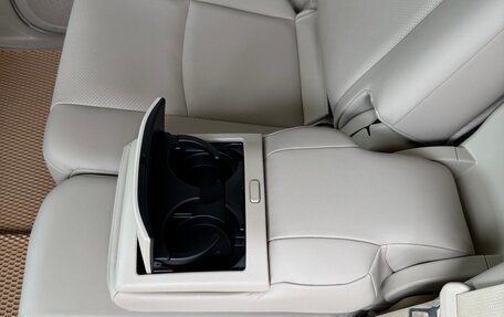Toyota Land Cruiser Prado 150 рестайлинг 2, 2021 год, 7 800 000 рублей, 9 фотография