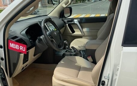 Toyota Land Cruiser Prado 150 рестайлинг 2, 2021 год, 7 800 000 рублей, 3 фотография