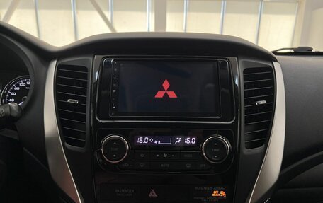 Mitsubishi Pajero IV, 2019 год, 3 250 000 рублей, 22 фотография