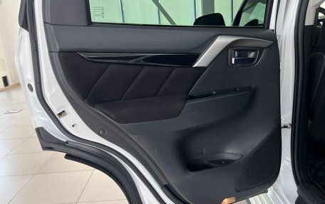 Mitsubishi Pajero IV, 2019 год, 3 250 000 рублей, 27 фотография