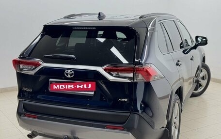 Toyota RAV4, 2019 год, 2 675 000 рублей, 9 фотография
