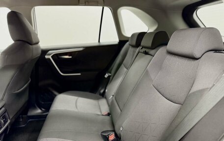 Toyota RAV4, 2019 год, 2 675 000 рублей, 13 фотография