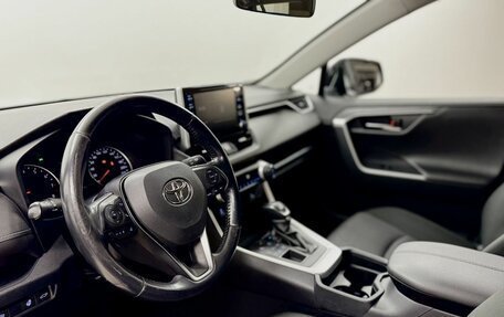 Toyota RAV4, 2019 год, 2 675 000 рублей, 11 фотография