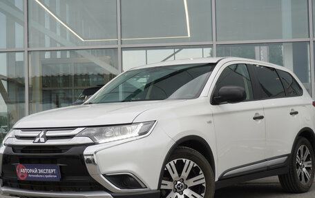 Mitsubishi Outlander III рестайлинг 3, 2017 год, 1 999 000 рублей, 1 фотография
