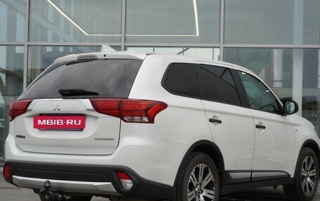 Mitsubishi Outlander III рестайлинг 3, 2017 год, 1 999 000 рублей, 5 фотография