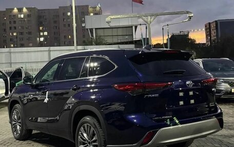 Toyota Highlander, 2026 год, 5 600 000 рублей, 14 фотография
