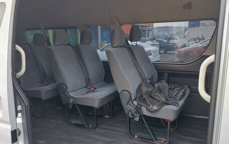Toyota HiAce H200, 2011 год, 1 500 000 рублей, 5 фотография
