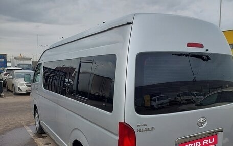 Toyota HiAce H200, 2011 год, 1 500 000 рублей, 3 фотография