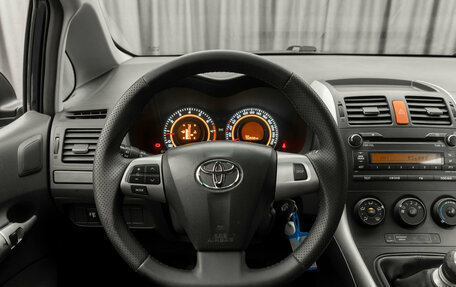 Toyota Auris II, 2010 год, 900 000 рублей, 10 фотография