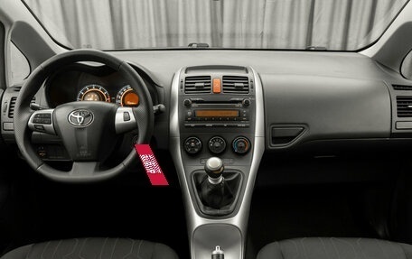 Toyota Auris II, 2010 год, 900 000 рублей, 8 фотография