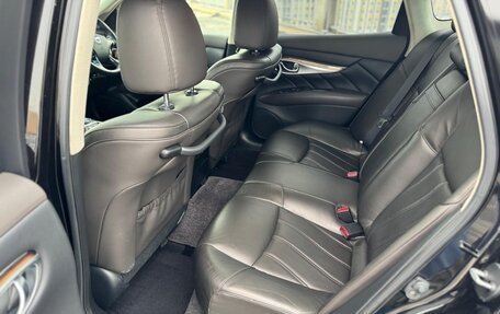 Nissan Fuga II, 2010 год, 750 000 рублей, 11 фотография