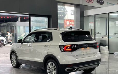 Volkswagen T-Cross I, 2022 год, 1 680 005 рублей, 6 фотография