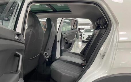 Volkswagen T-Cross I, 2022 год, 1 680 005 рублей, 12 фотография