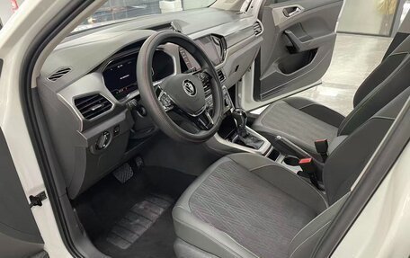 Volkswagen T-Cross I, 2022 год, 1 680 005 рублей, 9 фотография