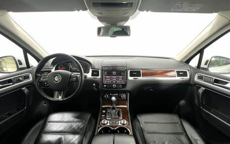 Volkswagen Touareg III, 2015 год, 3 300 000 рублей, 14 фотография