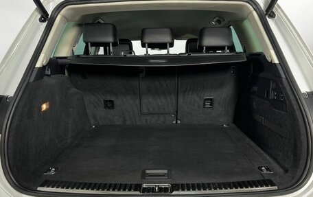 Volkswagen Touareg III, 2015 год, 3 300 000 рублей, 25 фотография