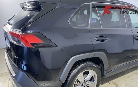 Toyota RAV4, 2021 год, 3 700 000 рублей, 3 фотография