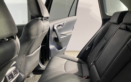 Toyota RAV4, 2021 год, 3 700 000 рублей, 21 фотография