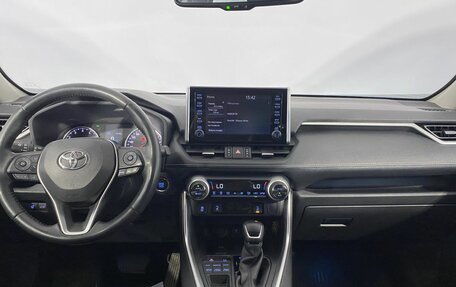 Toyota RAV4, 2021 год, 3 700 000 рублей, 18 фотография
