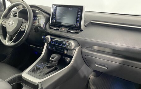 Toyota RAV4, 2021 год, 3 700 000 рублей, 20 фотография