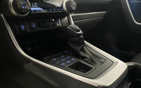 Toyota RAV4, 2021 год, 3 700 000 рублей, 19 фотография