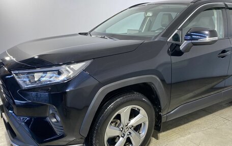 Toyota RAV4, 2021 год, 3 700 000 рублей, 12 фотография