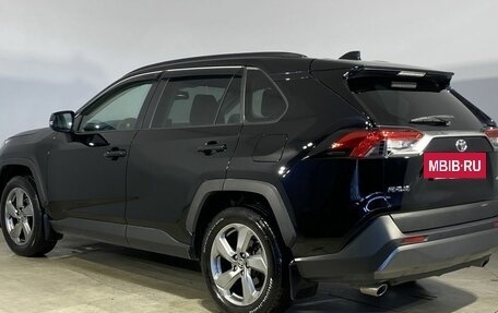 Toyota RAV4, 2021 год, 3 700 000 рублей, 10 фотография