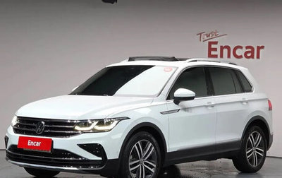 Volkswagen Tiguan II, 2022 год, 3 765 000 рублей, 1 фотография
