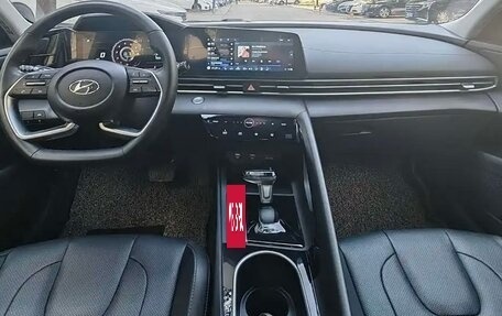 Hyundai Elantra, 2023 год, 1 550 000 рублей, 5 фотография