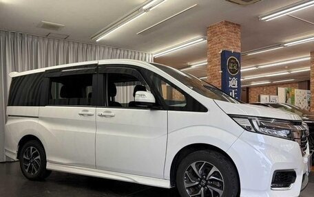 Honda Stepwgn IV, 2021 год, 1 880 000 рублей, 7 фотография