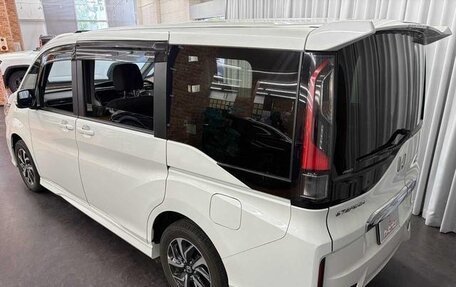 Honda Stepwgn IV, 2021 год, 1 880 000 рублей, 6 фотография