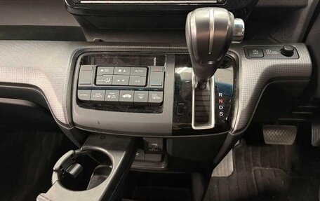 Honda Stepwgn IV, 2021 год, 1 880 000 рублей, 22 фотография