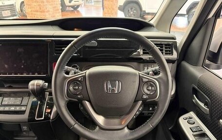 Honda Stepwgn IV, 2021 год, 1 880 000 рублей, 19 фотография