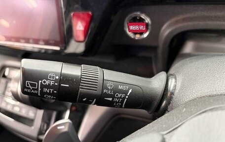 Honda Stepwgn IV, 2021 год, 1 880 000 рублей, 21 фотография