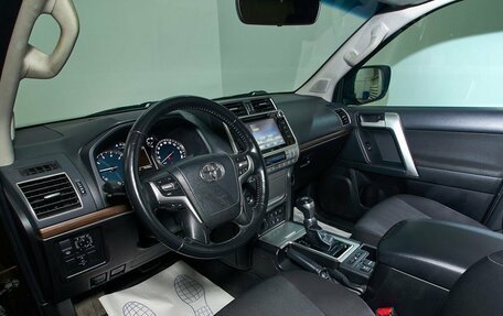 Toyota Land Cruiser Prado 150 рестайлинг 2, 2018 год, 5 899 000 рублей, 9 фотография
