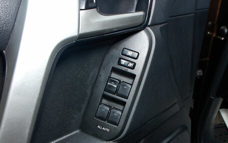 Toyota Land Cruiser Prado 150 рестайлинг 2, 2018 год, 5 899 000 рублей, 13 фотография