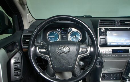 Toyota Land Cruiser Prado 150 рестайлинг 2, 2018 год, 5 899 000 рублей, 16 фотография