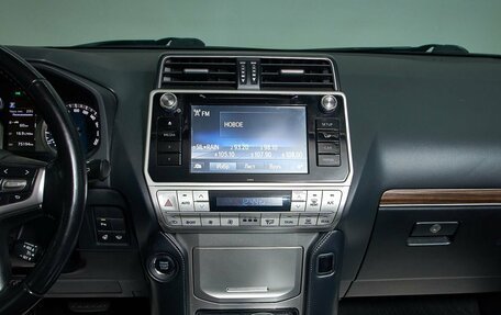 Toyota Land Cruiser Prado 150 рестайлинг 2, 2018 год, 5 899 000 рублей, 17 фотография