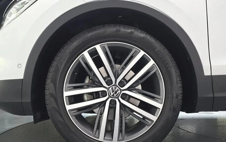 Volkswagen Tiguan II, 2022 год, 3 765 000 рублей, 6 фотография